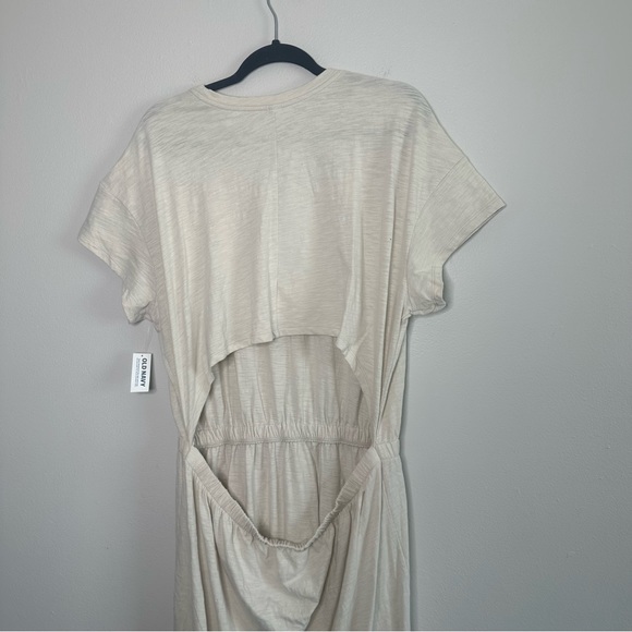 Elegant Cream Midi Dress - Picture 6 of 8